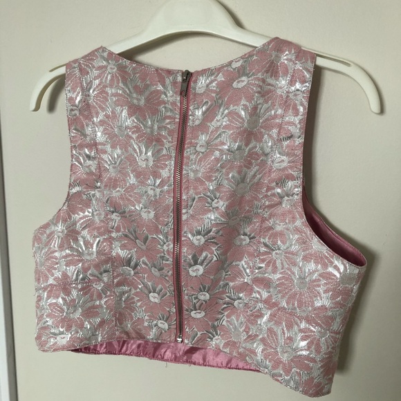 Do & Be V-neck, Zipper Back Crop Top Medium - Picture 3 of 5